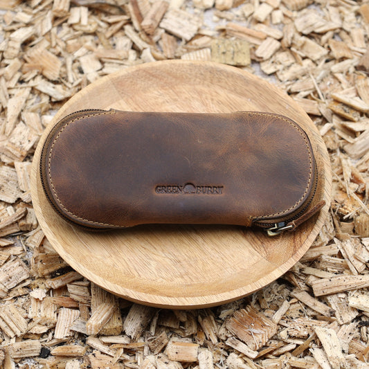 "Leder Brillenetui Vintage geöffnet komplett aufklappbar Inhalt sichtbar 17x7cm"